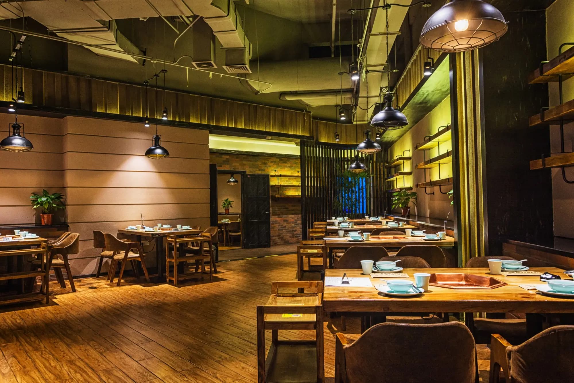 Main category page image of empty restaurant